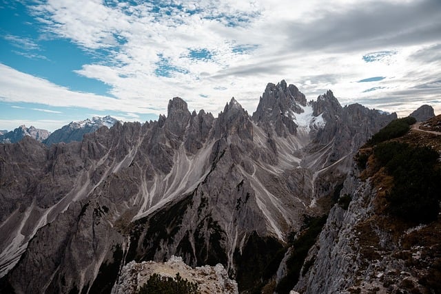 measuring cups, italy, dolomites, wandering