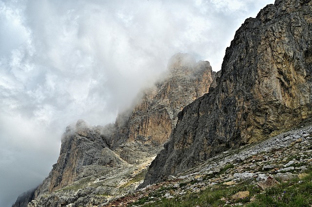 mountains, fog, clouds, stone mountains, dolomites, nature, italy, south tirol