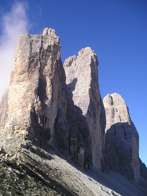 three peaks, lavaredo, north face, big pinnacle, nature, western zinne, rock face, steep wall, climbing wall, rock, dolomite, dolomites, mountains, alps, south-tirol, italy